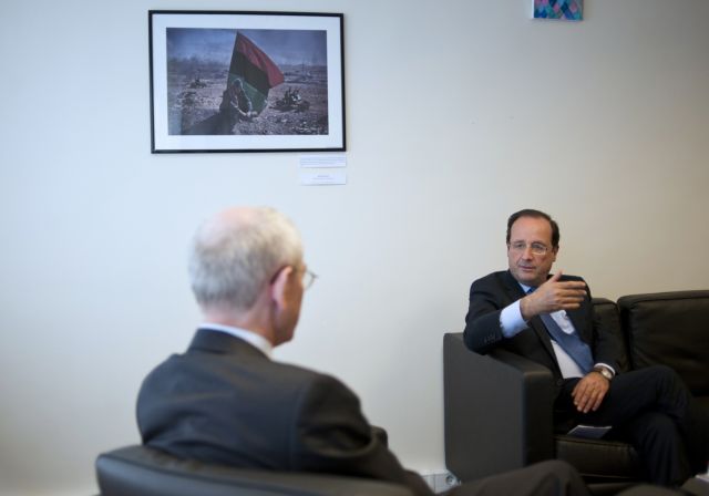 Ελληνική κρίση και ανάπτυξη στο επίκεντρο των ευρωπαϊκών επαφών του Ολάντ